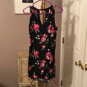 Black floral keyhole dress